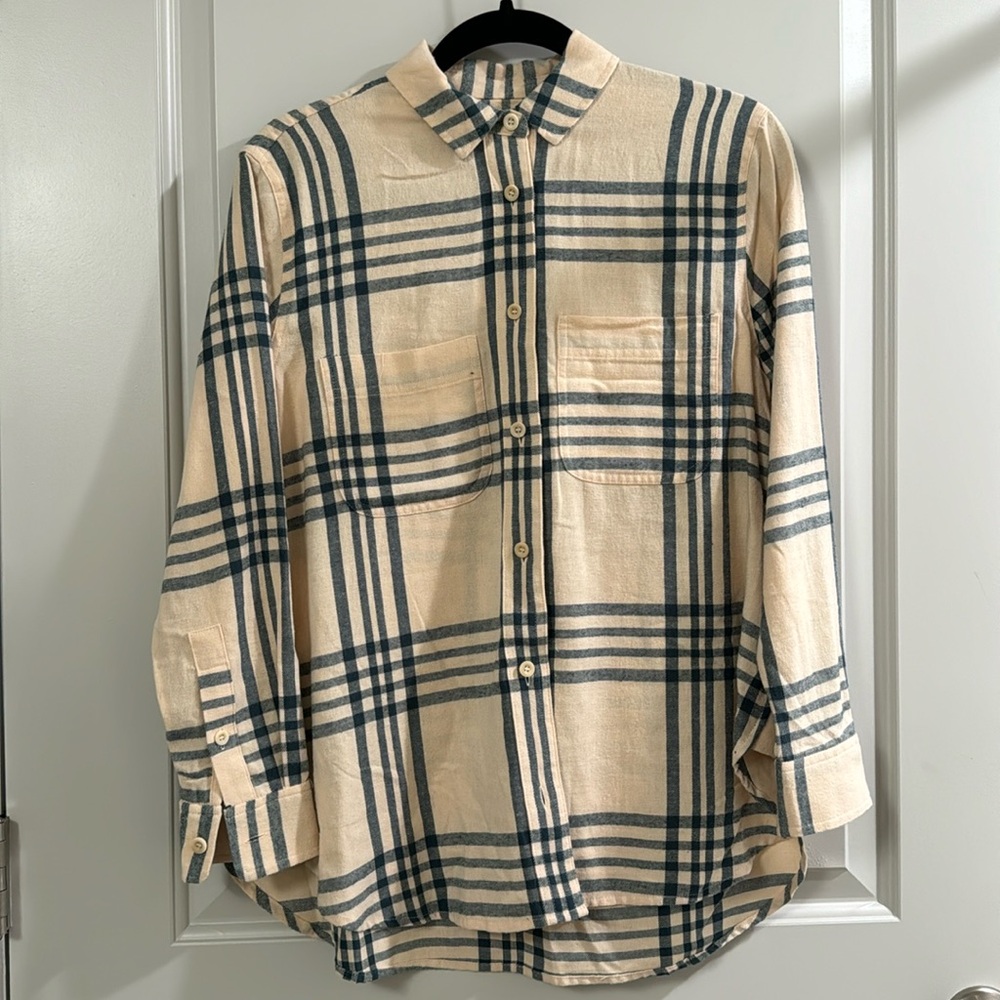 NWT Madewell Cream and Blue Flannel Button Up